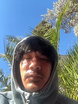 juniiorre online show from 10-28-25, 08:51