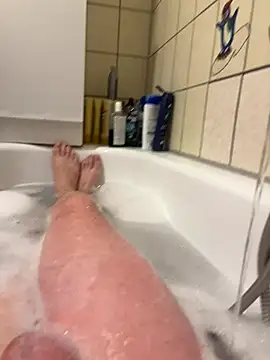 David19932908 online show from 10-15-25, 04:29