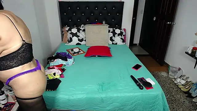 Snapshot of mature_bigboobs10 chatting on 12-14-25, 03:56 mature bigboobs10 online show from 12-14-25, 03:56