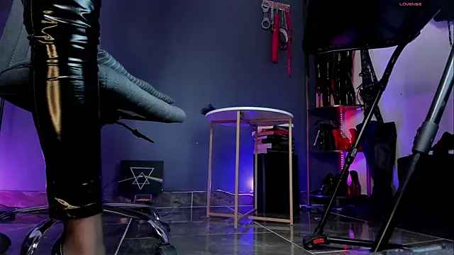 goddessalice online show from 11-13-25, 09:03