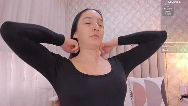 Pia Johnson  online show from 12-05-25, 11:41