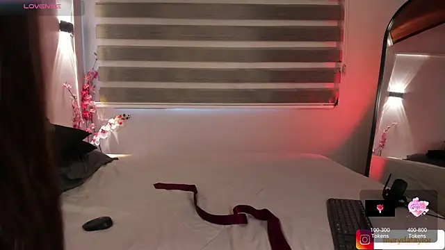 Snapshot of MERIDA_TAYLOR chatting on 10-13-25, 02:06 MERIDA TAYLOR online show from 10-13-25, 02:06