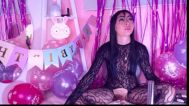 Sweet Susie  online show from 11-18-25, 08:57