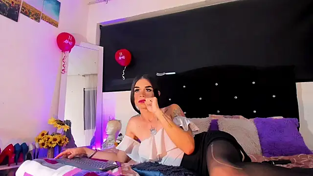 lesly xx online show from 02-20-25, 09:33