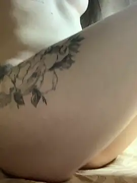 Snapshot of MiaBlossom chatting on 12-24-24, 11:38 MiaBlossom online show from 12-24-24, 11:38