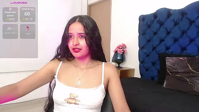 Snapshot of Lili666_ chatting on 10-14-25, 03:07 Lili666 online show from 10-14-25, 03:07