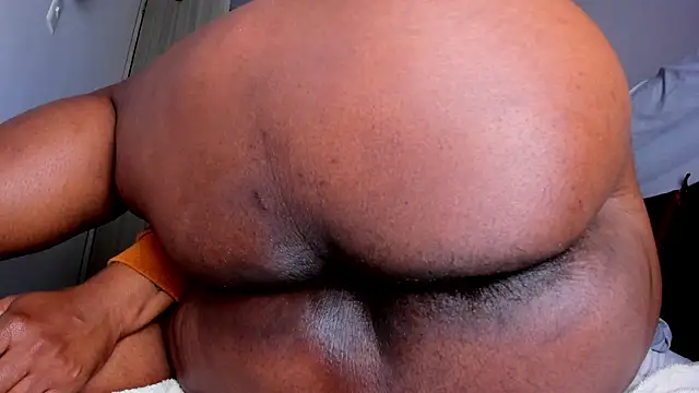 Snapshot of Skarleth69 chatting on 02-06-26, 02:49 Skarleth69 online show from 02-06-26, 02:49