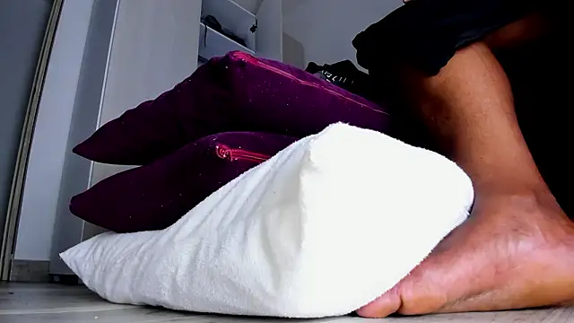 Snapshot of Skarleth69 chatting on 02-16-26, 03:24 Skarleth69 online show from 02-16-26, 03:24