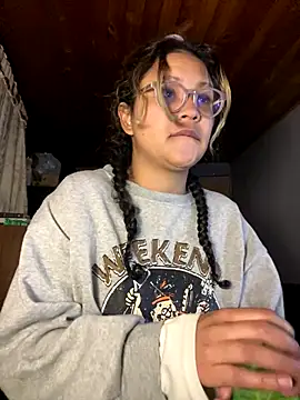 Hathorlove online show from 10-13-25, 03:17