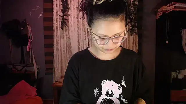 Hathorlove online show from 01-19-26, 12:58