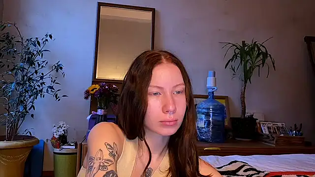 Snapshot of elfess chatting on 10-21-25, 05:30 elfess online show from 10-21-25, 05:30