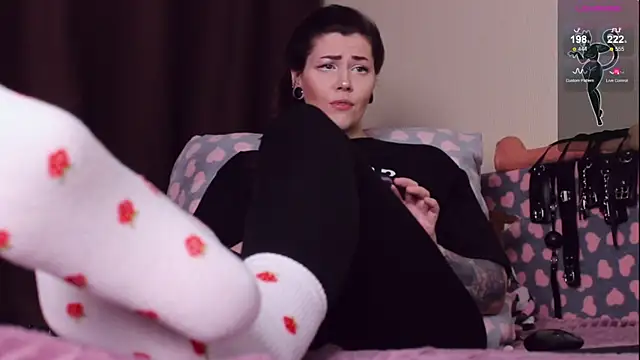 Luna Blake online show from 12-11-24, 04:20