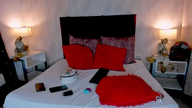 Snapshot of KarlyPrint chatting on 12-04-25, 01:42 KarlyPrint online show from 12-04-25, 01:42