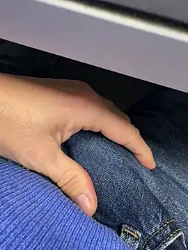 Snapshot of KielerMen chatting on 11-20-25, 02:34 KielerMen online show from 11-20-25, 02:34