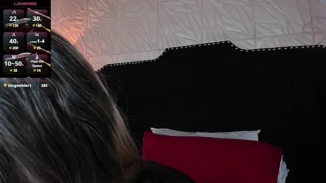 Snapshot of JennyRouse01 chatting on 02-19-25, 03:05 JennyRouse01 online show from 02-19-25, 03:05