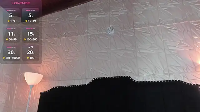 Snapshot of JennyRouse01 chatting on 10-11-25, 11:20 JennyRouse01 online show from 10-11-25, 11:20