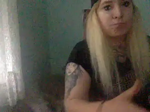 Snapshot of alexabunni chatting on 10-08-25, 01:20 alexabunni online show from 10-08-25, 01:20