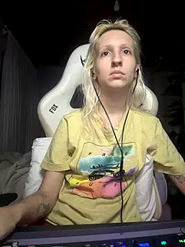 bunnydark00 online show from 11-18-25, 02:06