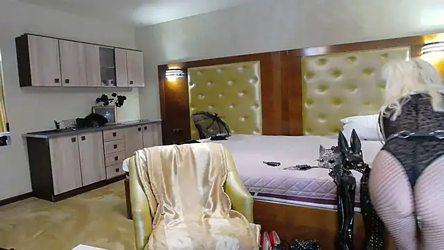 DomCaprisse online show from 11-08-25, 10:59