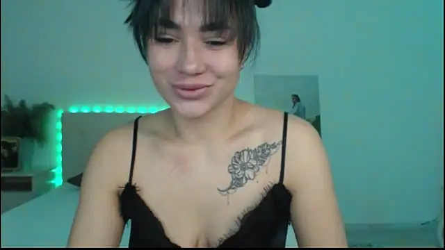 Snapshot of RoxannePure chatting on 10-06-25, 03:37 RoxannePure online show from 10-06-25, 03:37