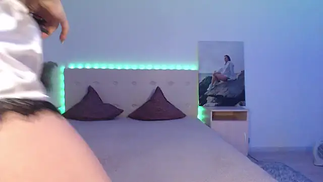 Snapshot of RoxannePure chatting on 11-20-25, 04:23 RoxannePure online show from 11-20-25, 04:23