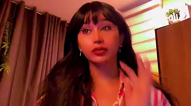 Snapshot of YOURCRISTINAS chatting on 02-05-25, 03:52 YOURCRISTINAS online show from 02-05-25, 03:52