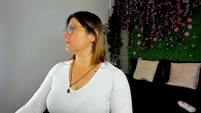 SarahDeyvis online show from 11-07-25, 01:00