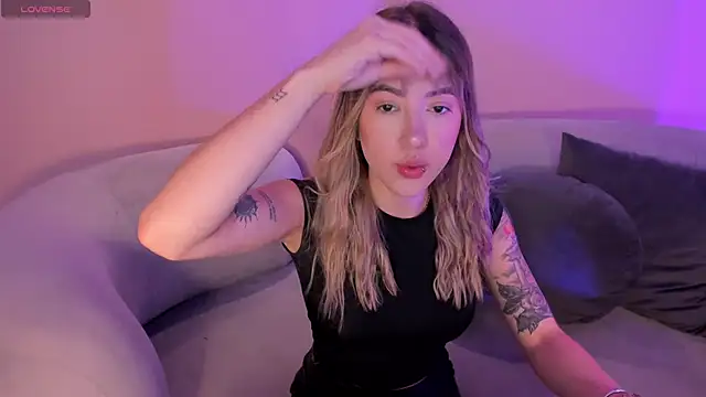 EveBensonX online show from 02-25-25, 12:13