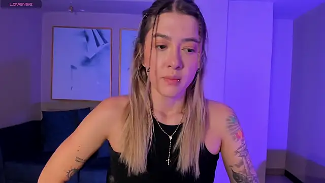 EveBensonX online show from 03-04-25, 12:01