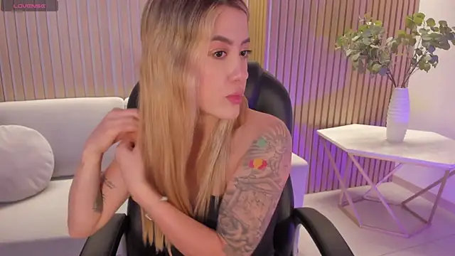 EveBensonX online show from 11-08-25, 08:29