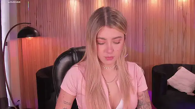 EveBensonX online show from 11-16-25, 06:02