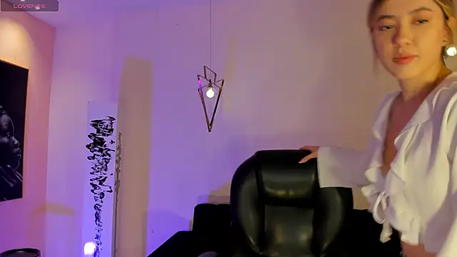 EveBensonX online show from 01-12-26, 07:19