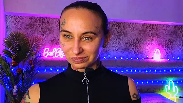 Cool Freak  online show from 12-20-24, 09:21