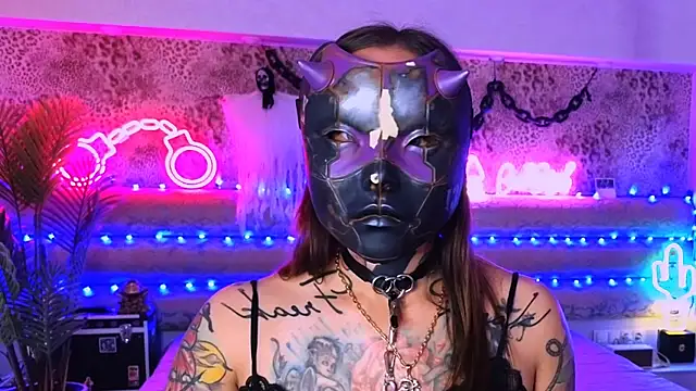 Cool Freak  online show from 10-19-25, 10:38