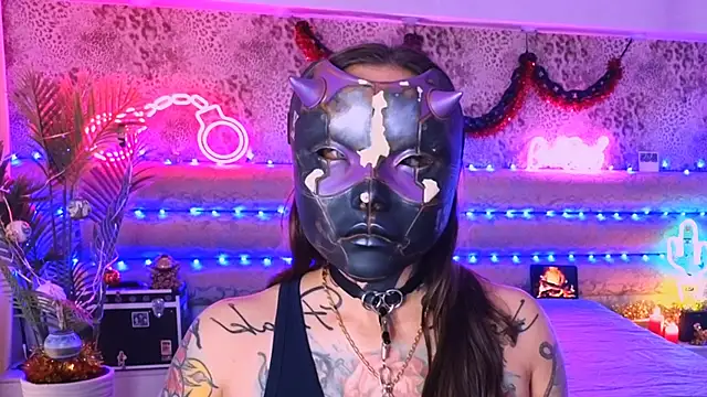 Cool Freak  online show from 11-16-25, 10:43