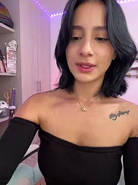 Snapshot of Ale_Lewis chatting on 03-05-25, 09:37 Ale Lewis online show from 03-05-25, 09:37