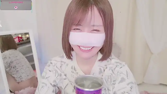 Yuu  k online show from 02-16-25, 04:32