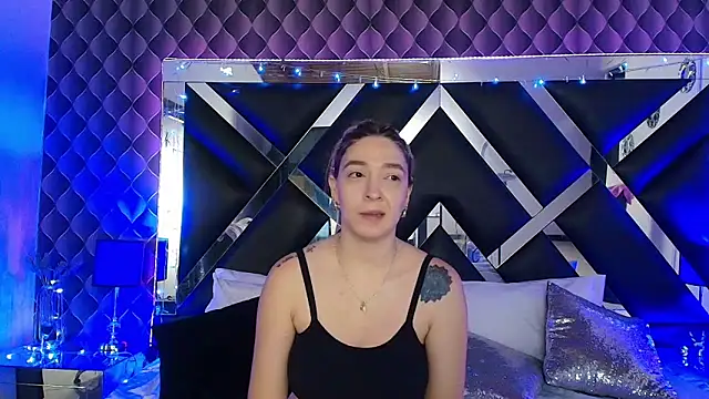 victoriaa lee  online show from 04-13-26, 07:52