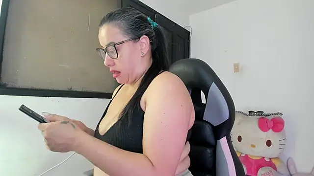 smile sweetpao online show from 02-27-25, 12:02