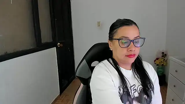 smile sweetpao online show from 11-01-25, 09:50