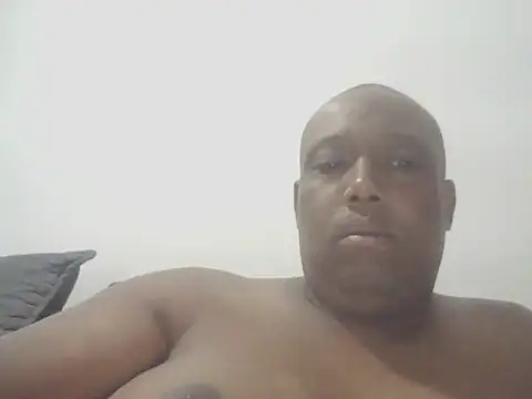 Snapshot of paulpovb chatting on 11-22-25, 01:48 paulpovb online show from 11-22-25, 01:48