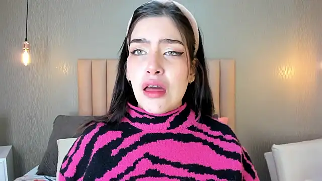 Alexa Thaylor  online show from 01-29-25, 02:10