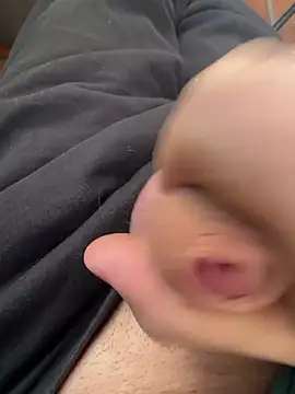 Snapshot of kleinerAlex chatting on 02-18-25, 04:16 kleinerAlex online show from 02-18-25, 04:16