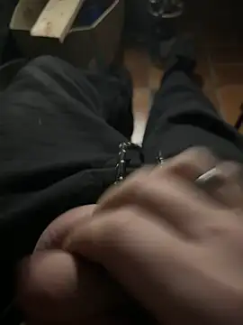 Snapshot of kleinerAlex chatting on 02-24-25, 05:11 kleinerAlex online show from 02-24-25, 05:11