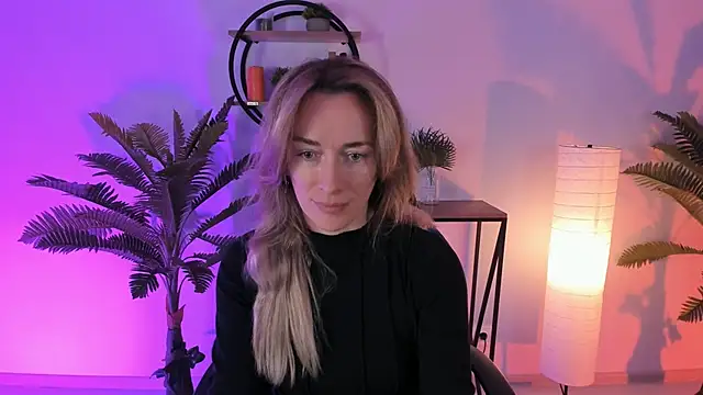 RebeccaMartinez online show from 02-06-25, 08:50