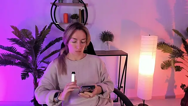 RebeccaMartinez online show from 02-09-25, 05:19