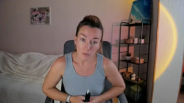 RebeccaMartinez online show from 10-04-25, 09:29