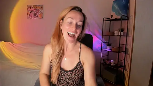 RebeccaMartinez online show from 10-14-25, 11:44