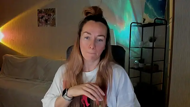 RebeccaMartinez online show from 12-19-25, 10:11