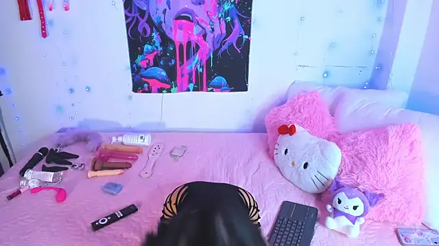 chloe loggan online show from 03-08-25, 08:00